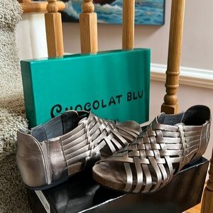 Chocolate blu size 8.5 “vivienne” genuine gunmetal metallic leather sandals